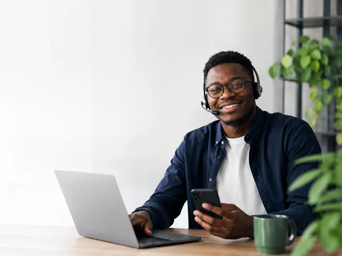 A support specialist helping a SkillBid user